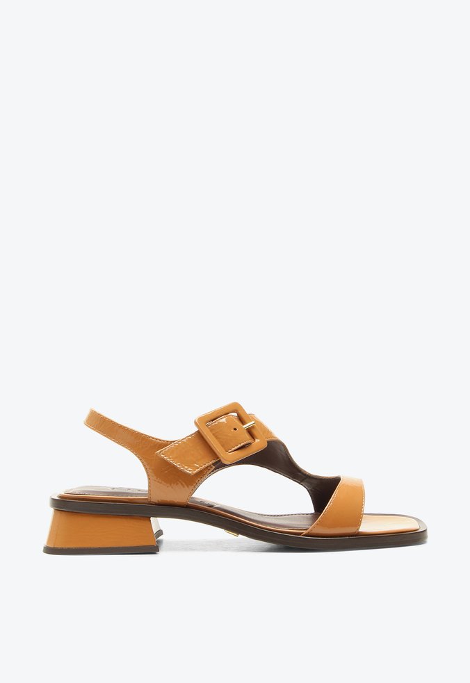 Sandália Constança Caramelo