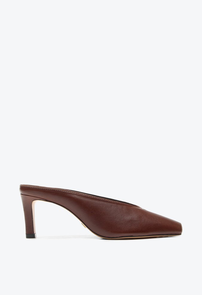Mule Anadia Marrom