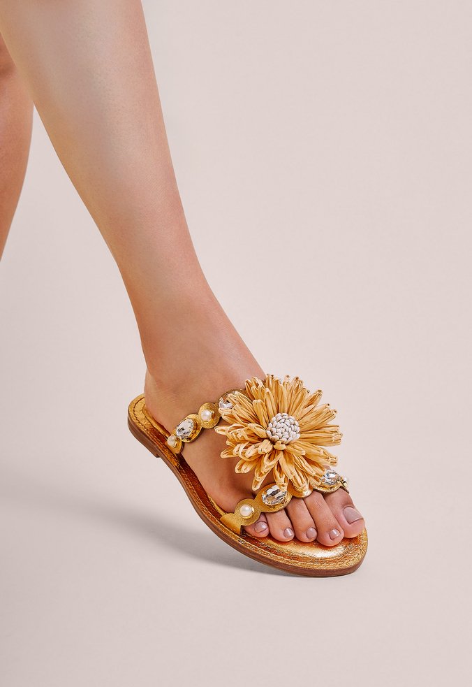 Flat Rochelle Dourado Flor | Vicenza