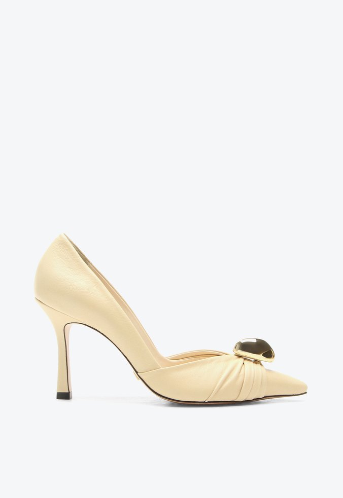 Scarpin Isa Bege