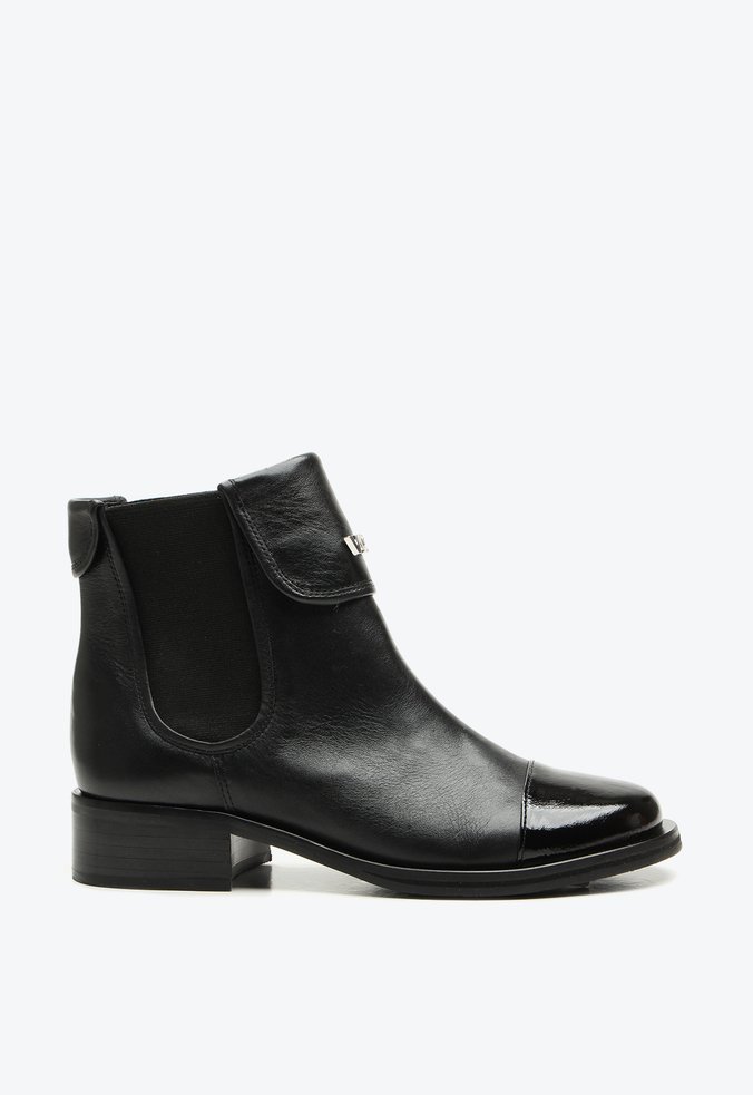 Bota Newport Preto