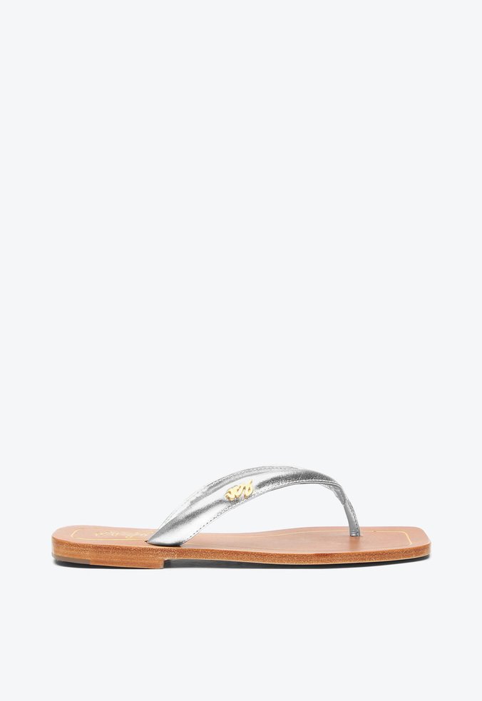 Flat Esther Prata