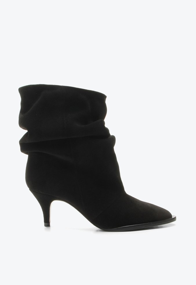 Bota Pilow Preto Camurça